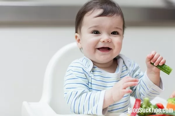 8 bí quyết cho bé ăn dặm
