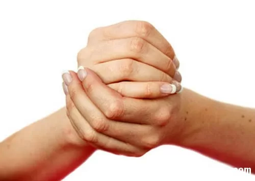 Những nguy hiểm tiềm ẩn khi bẻ đốt ngón tay
