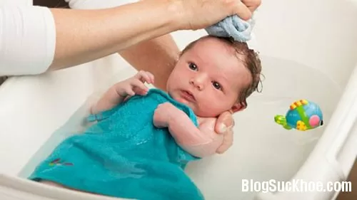 7 điều lưu ý khi vệ sinh tai cho bé