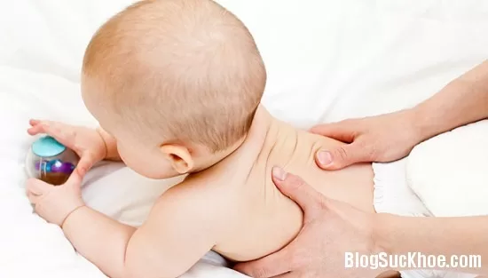 Bí quyết giúp bé nín khóc