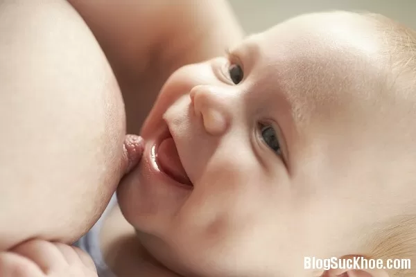Những lợi ích bất ngờ từ sữa mẹ