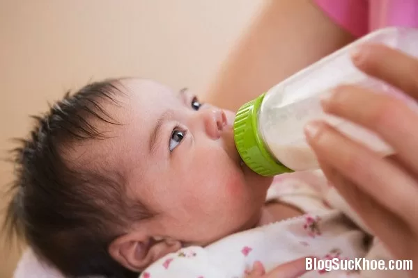 Những triệu chứng khi bé bị dị ứng sữa