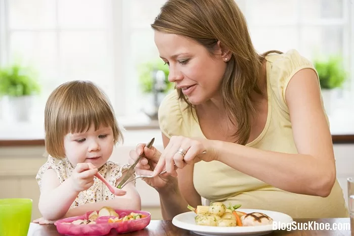 Mẹo nhỏ giúp trẻ hết biếng ăn