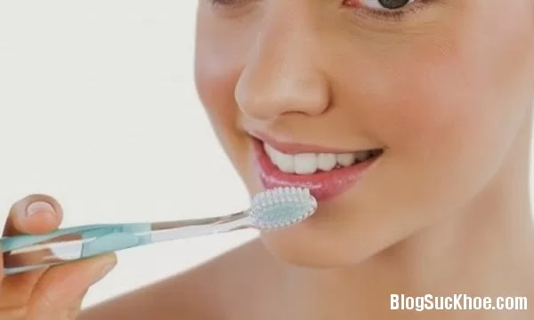 Làm đẹp cực hay với bàn chải đánh răng