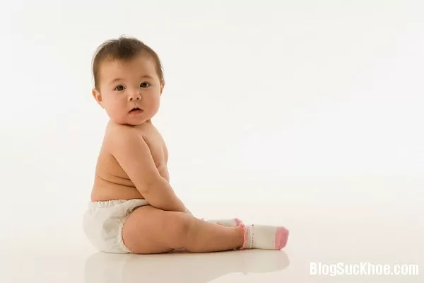 Những cách nuôi dạy con sai lầm khiến trẻ thừa cân