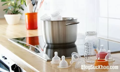 Cách tiệt trùng dụng cụ ăn uống cho trẻ