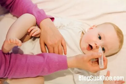 Phòng bệnh đau mắt đỏ cho trẻ không khó