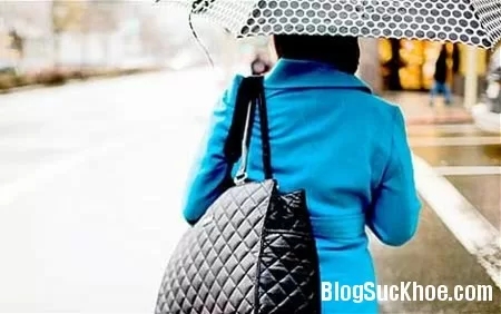 8 thói quen thường ngày gây hại cho lưng