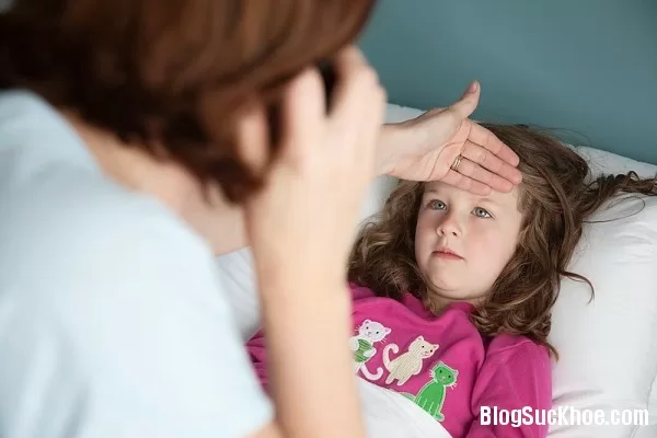 Cách bù mất nước đúng cách cho trẻ bị tiêu chảy cấp