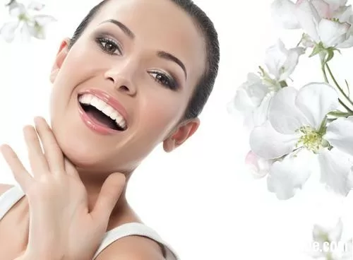 Cách làm trắng răng tại nhà đơn giản
