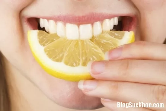 Những cách đơn giản khử mảng bám trên răng