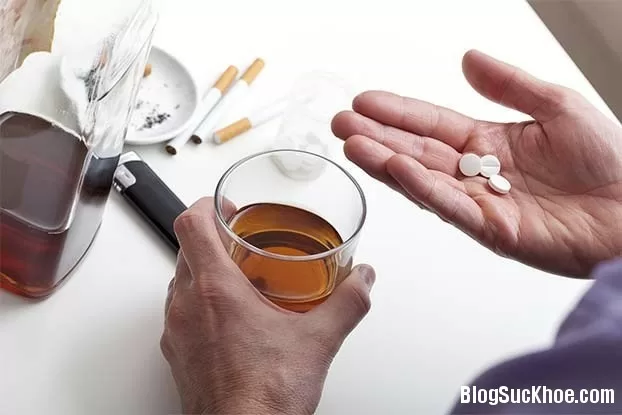 Thực phẩm "cấm ăn" khi đang uống thuốc