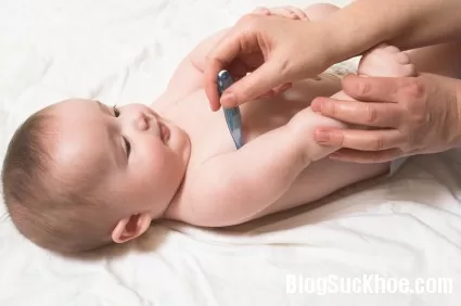 Những dấu hiệu không được chủ quan khi chăm sóc trẻ