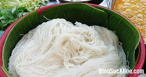 Cách phân biệt bún có chất tẩy trắng