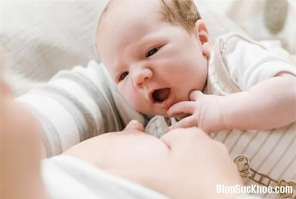 Những nguy hại của việc dùng thuốc trong thời gian cho con bú