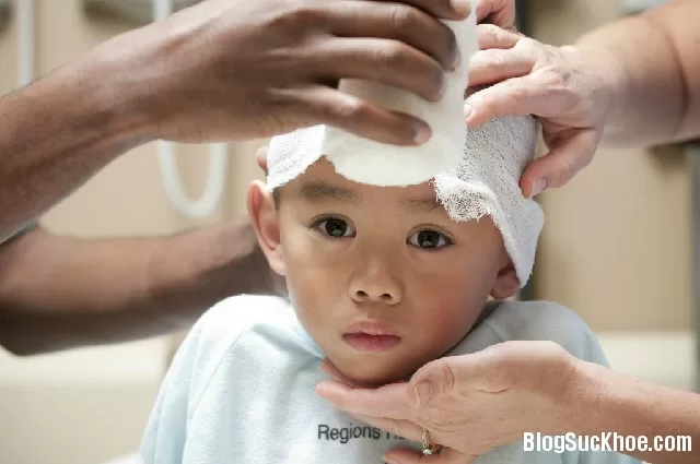 Làm gì khi trẻ bị chấn thương?