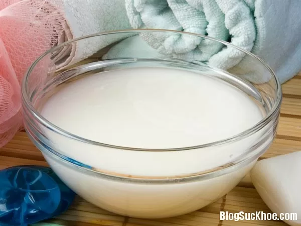 Làm trắng răng tại nhà với nước vo gạo