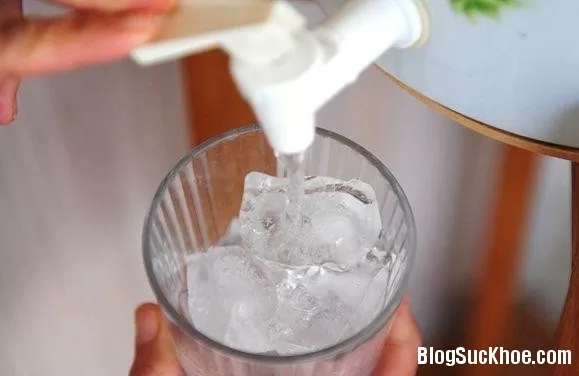 Uống nước đá thế nào để không gây hại cho sức khỏe?