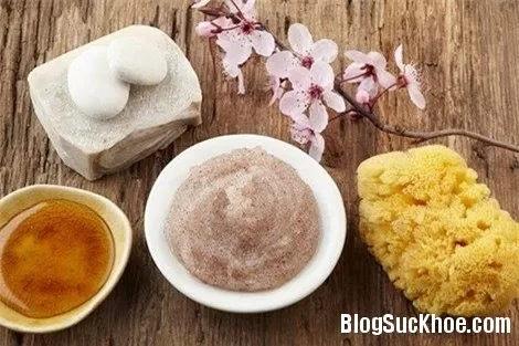 8 loại mỹ phẩm bác sĩ da liễu khuyên không nên dùng