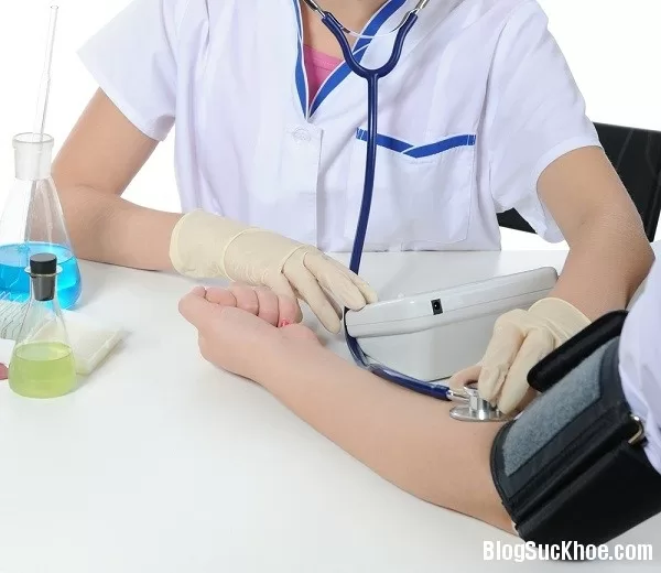 Triệu chứng khi bị tăng huyết áp