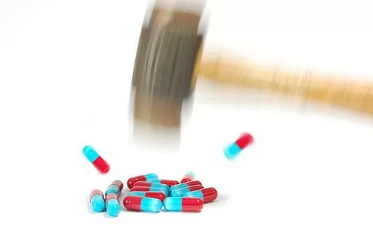 Nguy hiểm khi nghiền thuốc thành bột để uống