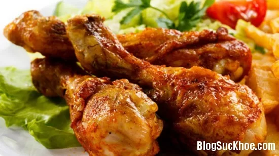 Ai không nên ăn thịt gà?