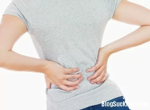 Xoa bóp chữa đau thắt lưng