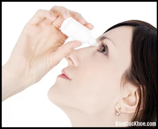 Sai lầm chết người khi dùng thuốc nhỏ mắt nhiều người mắc