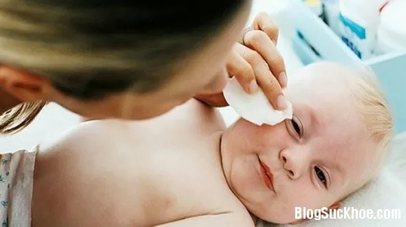 Mẹo dùng mắt thường phân biệt khăn ướt độc hại