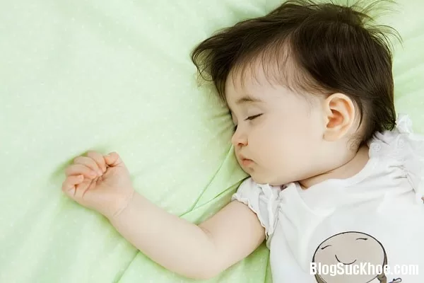 Cách chữa mồ hôi trộm cho trẻ