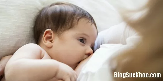Dinh dưỡng khi nuôi con bằng sữa mẹ