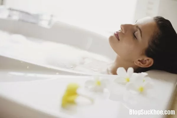 9 đại kỵ mẹ phải tuyệt đối tránh sau khi mổ