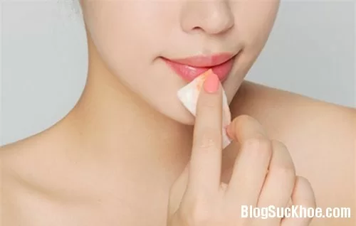 Môi không bao giờ bị nứt bằng mẹo đơn giản