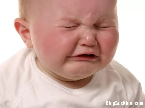 Những điều mẹ không bao giờ được làm với trẻ sơ sinh