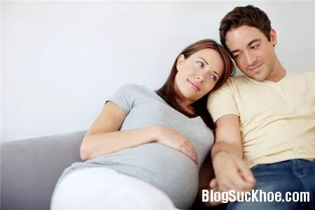 Bà bầu đến tháng thứ 2 có thể quan hệ được không?