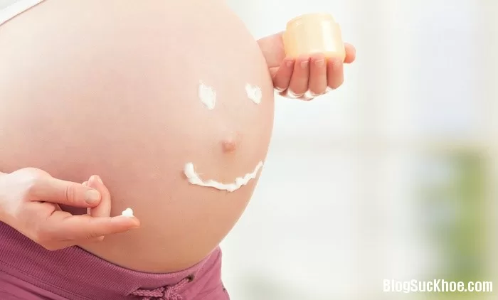 Những điều mẹ bầu cần tránh vào mùa hè