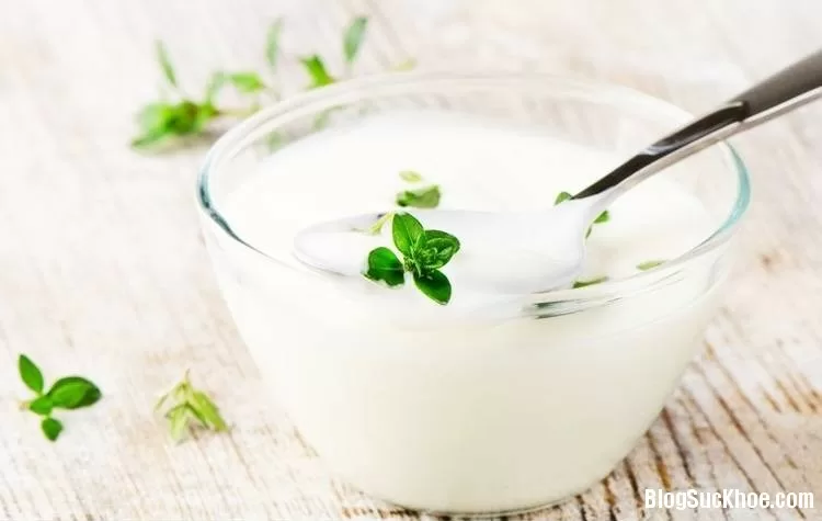 Sở hữu làn da mịn màng với 1 thìa sữa chua