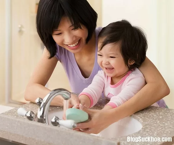 Phòng bệnh cho trẻ khi thời tiết chuyển mùa