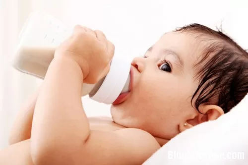 Cách chăm sóc trẻ sơ sinh khi bé được 11 tuần tuổi