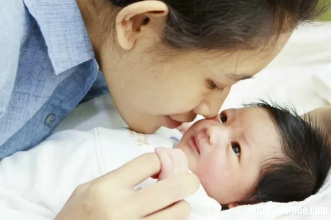 Dấu hiệu phát hiện trẻ phát triển bất bình thường