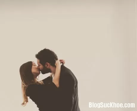 Những bệnh có thể lây truyền qua nụ hôn