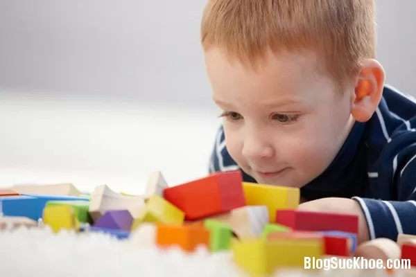 Cách chăm sóc trẻ tự kỷ