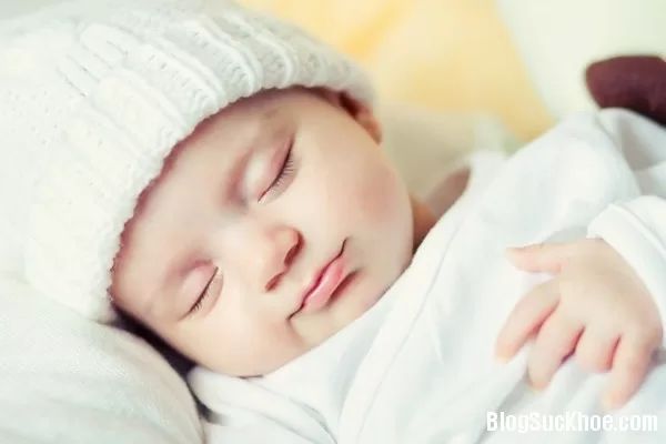 Cách dỗ bé sơ sinh ngủ