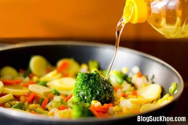 Thói quen dùng dầu ăn gây hại sức khỏe