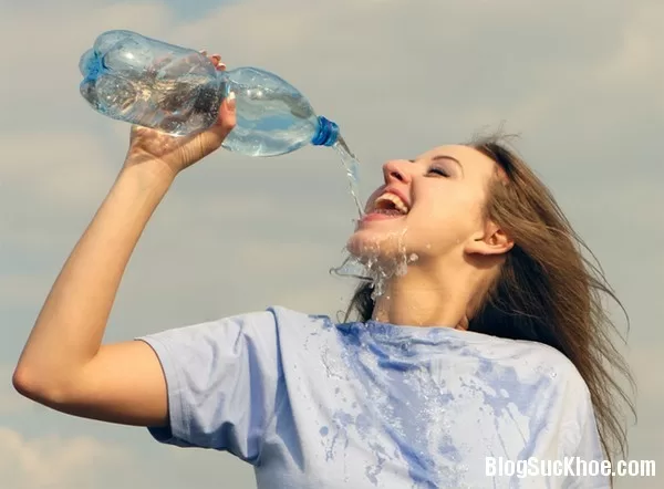 Những cách uống nước giúp cơ thể giảm cân
