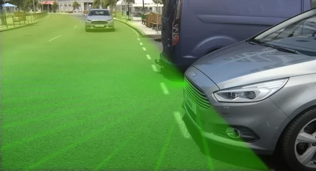 Ford phát triển hệ thống mới để xóa điểm mù phía trước
