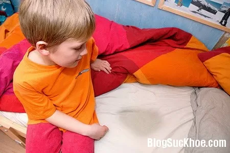 Mách mẹ cách trị chứng tè dầm ban đêm cho trẻ cực hiệu quả