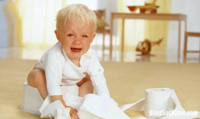 Cách chữa đi ngoài phân sống cho trẻ