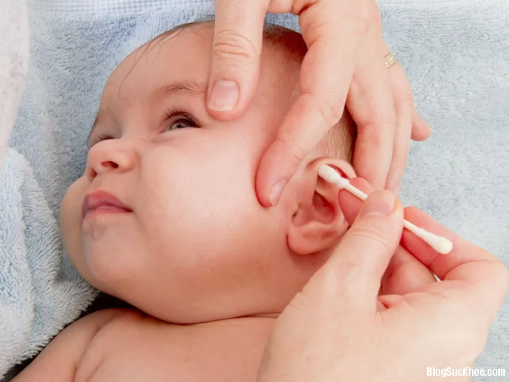 Mẹo lấy ráy tai an toàn cho trẻ ngay tại nhà