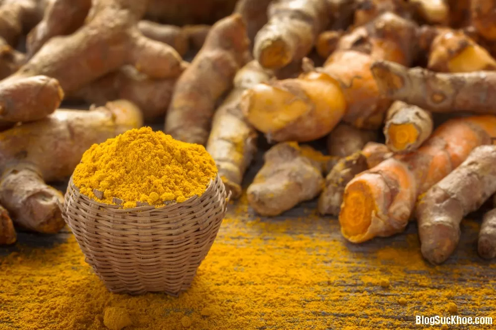 Mẹo dùng nghệ vàng cho da sáng mịn, sạch mụn